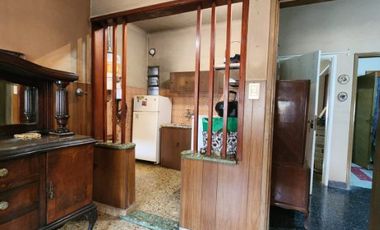 Casa PH en venta en Remedios de Escalada Oeste