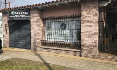 Casa PH en venta en Remedios de Escalada Oeste