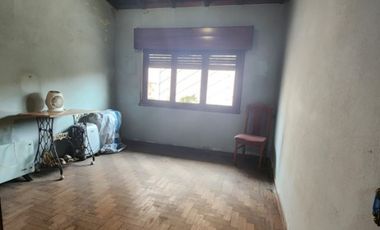 Casa PH en venta en Remedios de Escalada Oeste