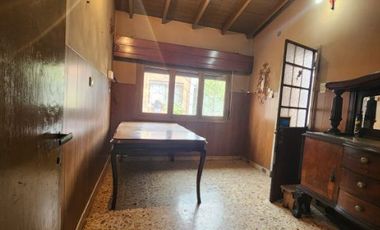 Casa PH en venta en Remedios de Escalada Oeste