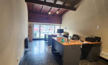 Casa PH en venta en Remedios de Escalada Oeste