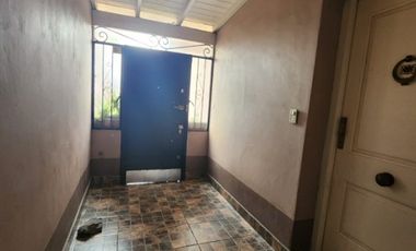 Casa PH en venta en Remedios de Escalada Oeste