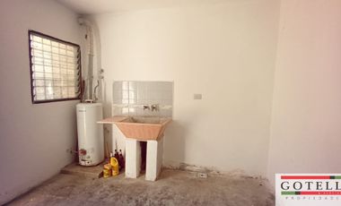 Alquiler Monte Grande Casa  de 2 dormitorios jardin y espacio de estacionamiento