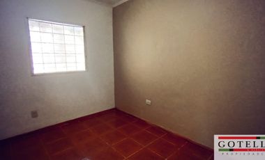 Alquiler Monte Grande Casa  de 2 dormitorios jardin y espacio de estacionamiento