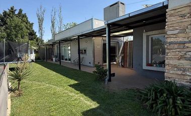 Casa en venta c/ cochera en Rafaela