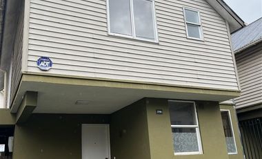 Casa en Arriendo en COD37716 Villa Santa Carolina Pasaje cerrado