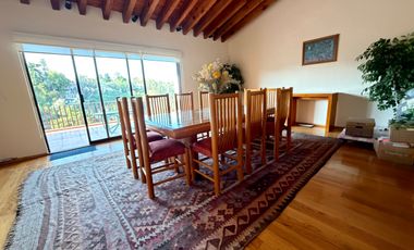 Casa en venta en la Herradura. Salón de fiestas y jardin.