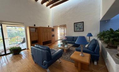 Casa en venta en la Herradura. Salón de fiestas y jardin.