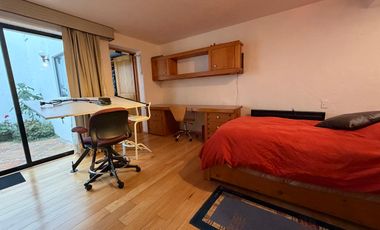 Casa en venta en la Herradura. Salón de fiestas y jardin.