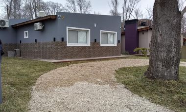 Casa en venta - 4 Dormitorios 4 Baños - 555Mts2 - Costa del Este