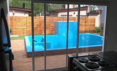 Casa en venta - 4 Dormitorios 4 Baños - 555Mts2 - Costa del Este