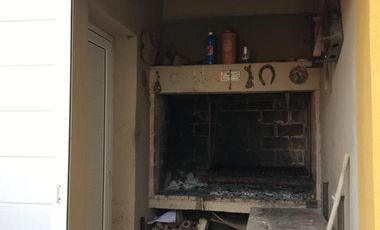 Casa en venta - 4 Dormitorios 4 Baños 1 Cochera - Quequen