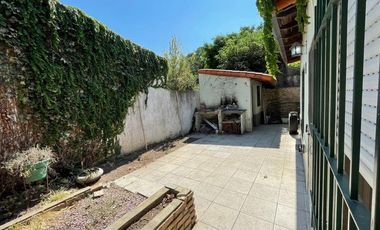 Casa en venta - 2 Dormitorios 2 Baños 1 Local - 200Mts2 - Monte Grande