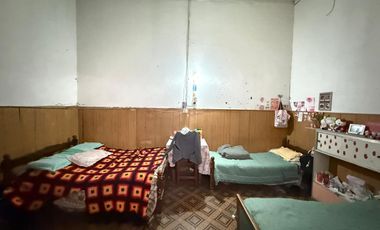 2 departamentos + 1 galpón en VENTA, Bolivia al 1500, barrio Villa Urquiza, SMT. Ideal INVERSORES!