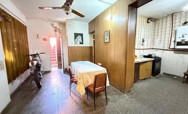 2 departamentos + 1 galpón en VENTA, Bolivia al 1500, barrio Villa Urquiza, SMT. Ideal INVERSORES!