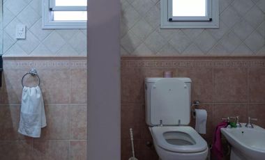Casa en venta - 3 Dormitorios 2 Baños 2 Cocheras - 300Mts2 - Ciudad Madero