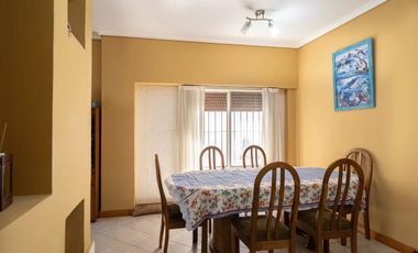 Casa en venta - 3 Dormitorios 2 Baños 2 Cocheras - 300Mts2 - Ciudad Madero