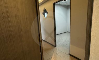 Oficina en renta en Bosques de las Palmas