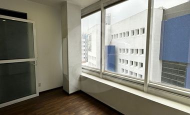 Oficina en renta en Bosques de las Palmas