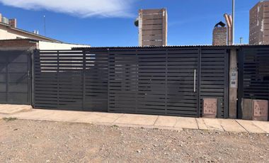 Casa en venta - 2 Dormitorios 1 Baño - Cochera - 185Mts2 - Malargue