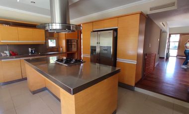 CASA PREMIUM DE CUATRO DORMITORIOS VENTA PILETA EXCLUSIVA SAN MARINO FUNES