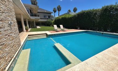 CASA PREMIUM DE CUATRO DORMITORIOS VENTA PILETA EXCLUSIVA SAN MARINO FUNES