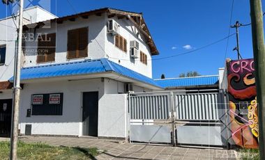 Galpón venta Centro Oeste, 304 m2 sobre lote de 10 x 40