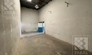 Galpón venta Centro Oeste, 304 m2 sobre lote de 10 x 40
