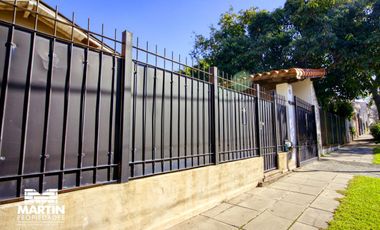 Casa sobre lote de 10x50 en venta - Olivos