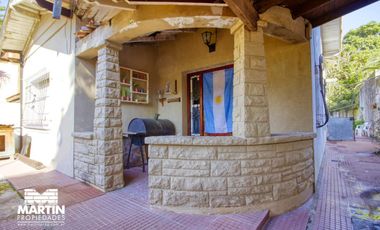 Casa sobre lote de 10x50 en venta - Olivos
