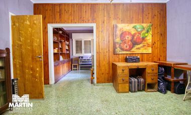 Casa sobre lote de 10x50 en venta - Olivos