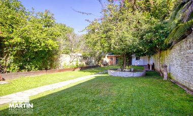 Casa sobre lote de 10x50 en venta - Olivos