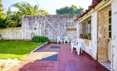 Casa sobre lote de 10x50 en venta - Olivos