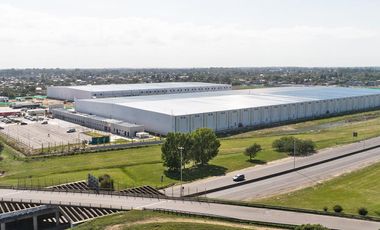 Depósito Triple A en E. Echeverría - Centro Logístico - Alquiler