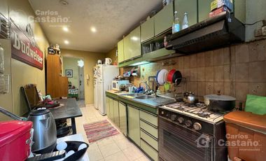 PH en PB al Fondo, 3 Amb. con 2 Patios a 1/2 Cuadra de Maipú