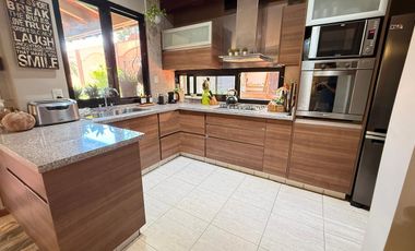 Importante casa de 4 dormitorios en Av. Belgrano al 4100, Parque V. Centenario, SMT