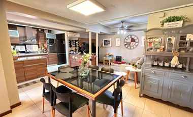 Importante casa de 4 dormitorios en Av. Belgrano al 4100, Parque V. Centenario, SMT