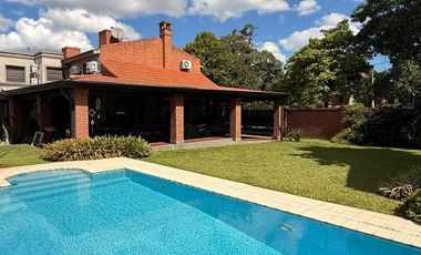 Importante casa de 4 dormitorios en Av. Belgrano al 4100, Parque V. Centenario, SMT