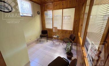 Casa venta Allen, 4 dormitorios, 3 baños, cochera, jardín con parrilla y estudio independiente