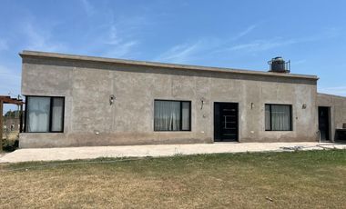 Casa en venta - 1 Dormitorio 1 Baño - 1.026Mts2 - Carmen de Areco