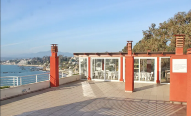 Arriendo Departamento primera linea Vista despejada al Mar