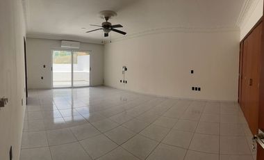 CASA EN BUGAMBILIAS PRIMERA SECCIÓN