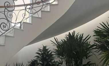 CASA EN BUGAMBILIAS PRIMERA SECCIÓN