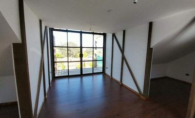 Casa en venta c/ estacionamiento en Las Cruces