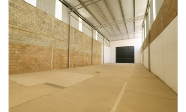 BODEGA EN VENTA EN MORELIA, PERIFÉRICO NORTE , LAGO II