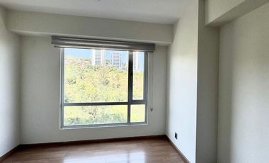 Renta Depto Torre Encino CON BODEGA en Residencial Bosques de Lomas Verdes