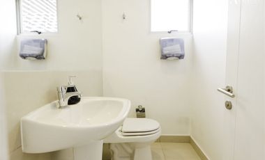 Oficina en Arriendo en Av. El Salto con Rinconada