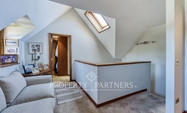 Estupenda casa con exquisito jardín, ubicada en sector los Nogales