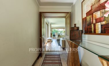 Estupenda casa con exquisito jardín, ubicada en sector los Nogales