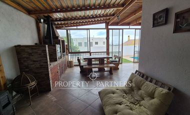 Casa sólida de dos niveles en excelente sector de peñuelas